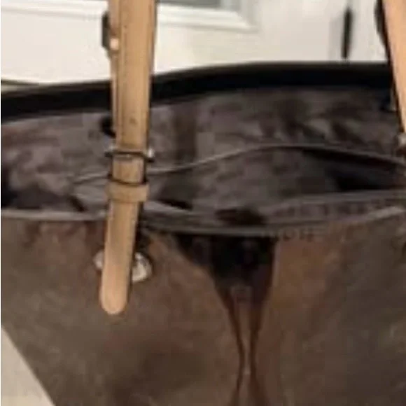 Elegant Brown Tote Bag - Picture 3 of 4